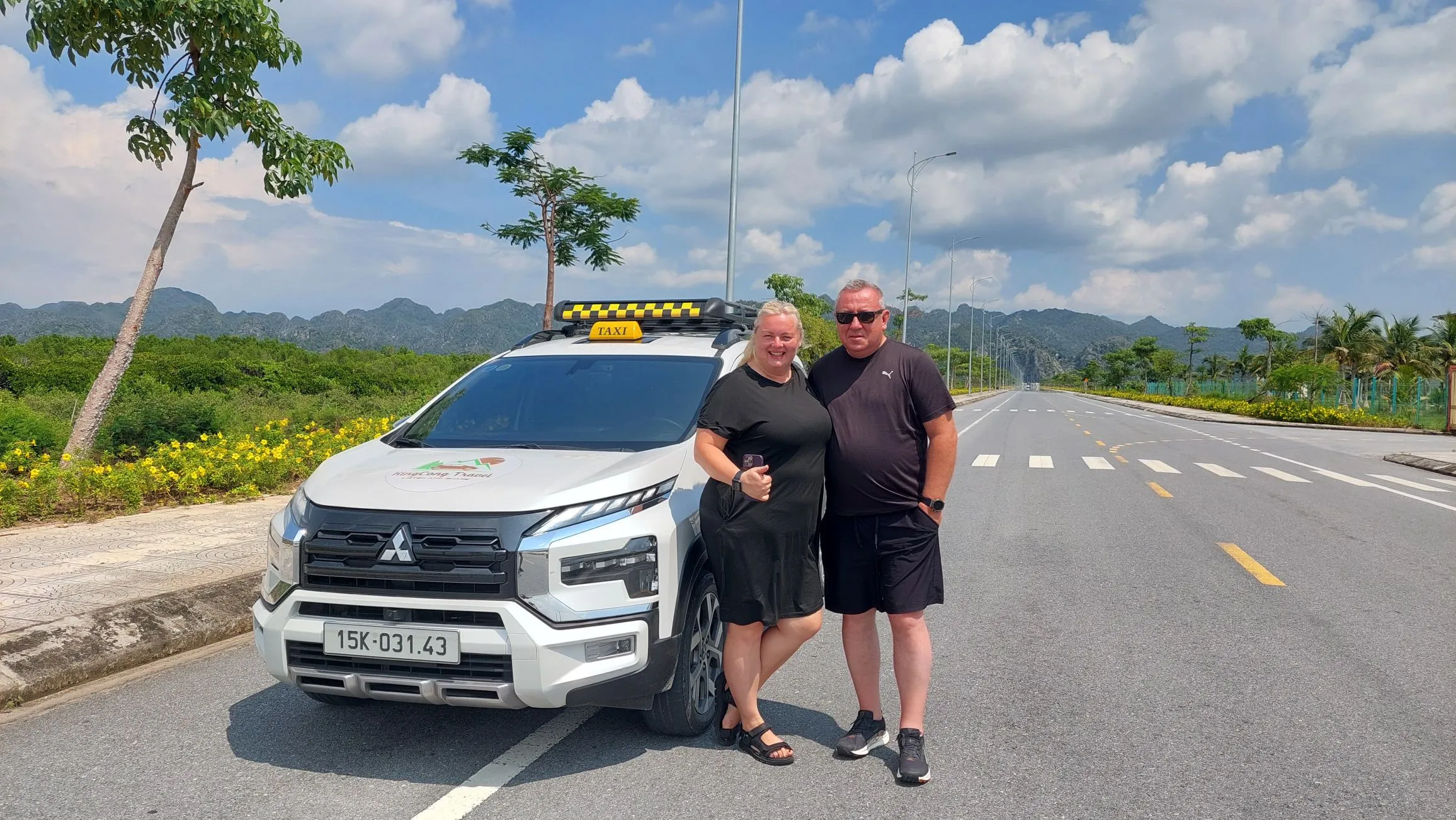 Taxi From Cát Bà town - Gia Luận ferry terminal